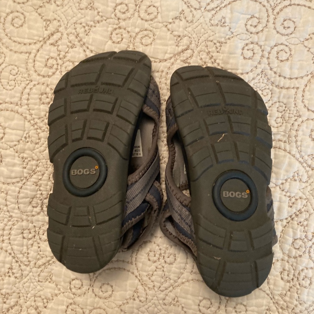 Bogs sandals - Picture 3 of 3
